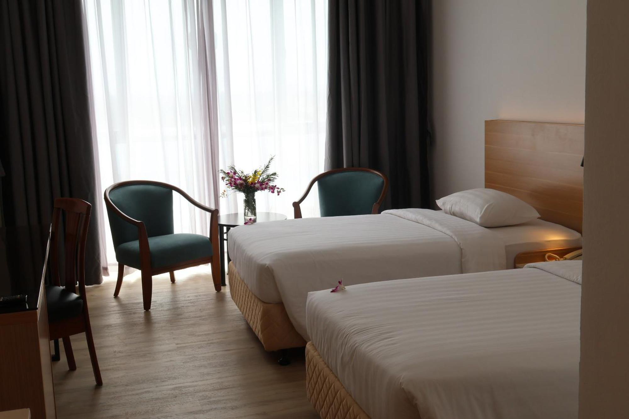 Crystal Crown Hotel Harbour View, Port Klang Exterior photo